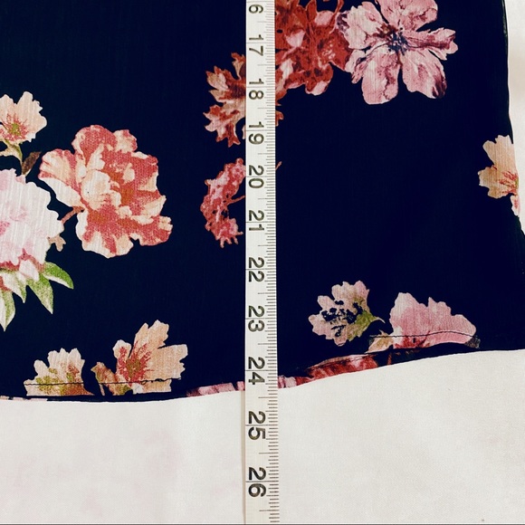 Vince Camuto Sleeveless Floral Top - Picture 5 of 6